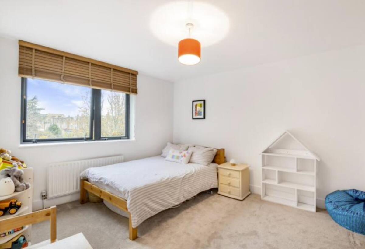 Spacious, Bright And Modern Flat In Holloway London Bagian luar foto