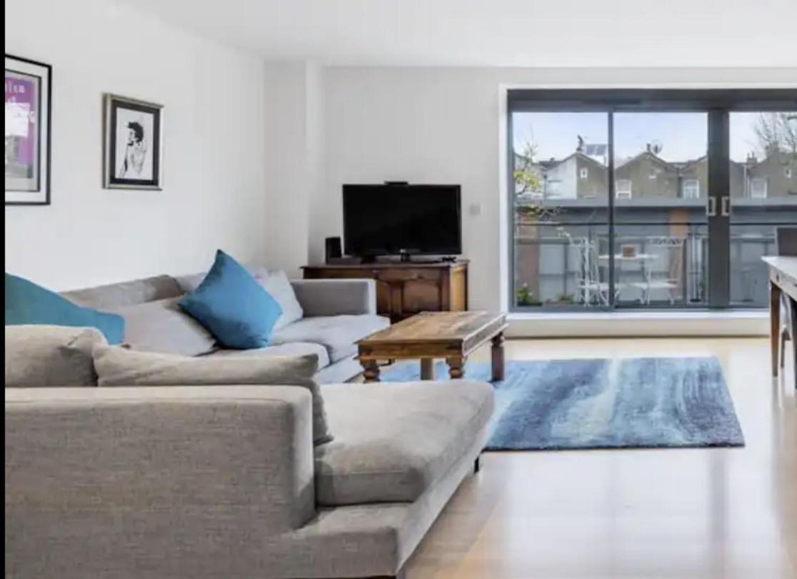 Spacious, Bright And Modern Flat In Holloway London Bagian luar foto
