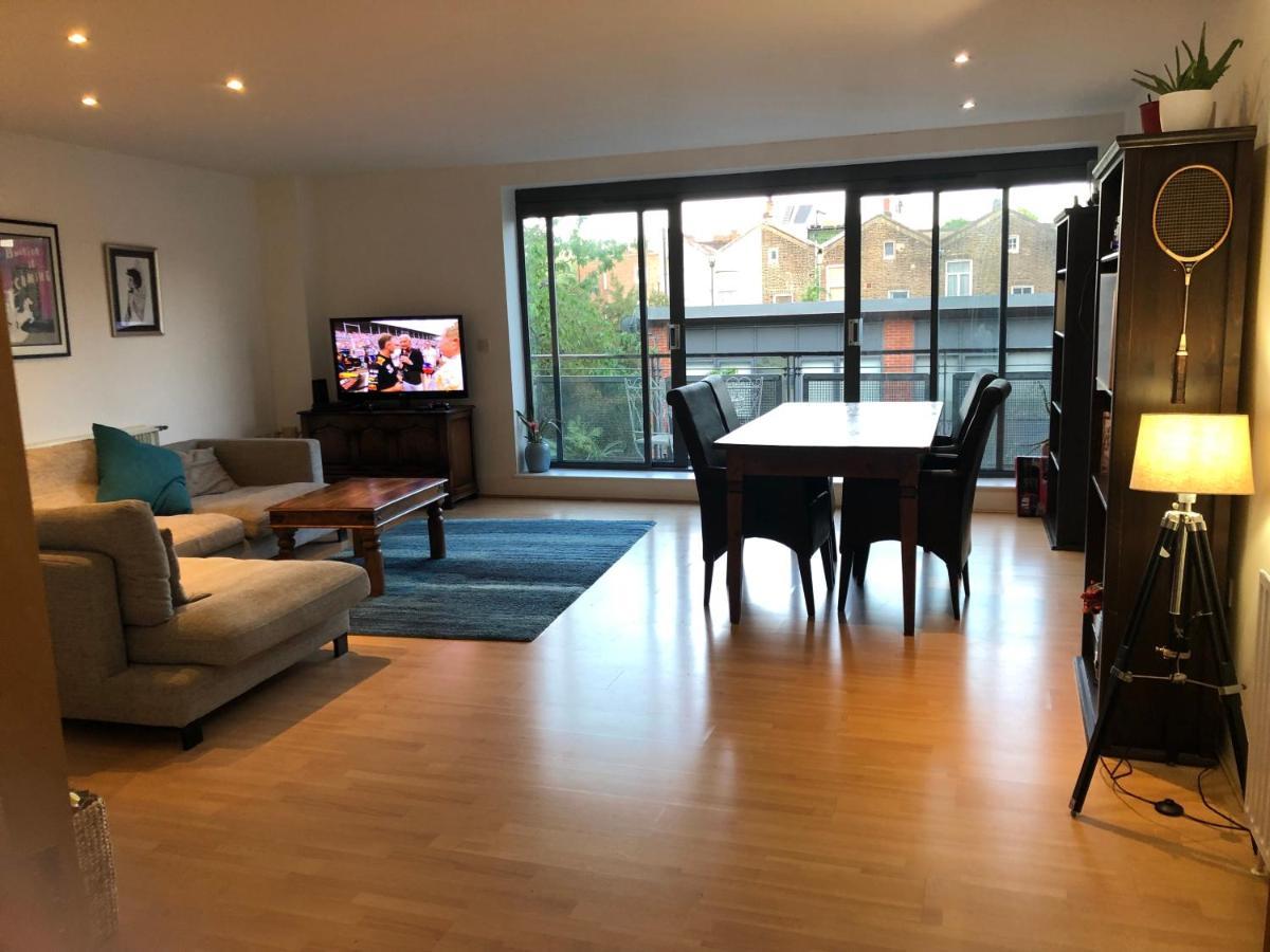 Spacious, Bright And Modern Flat In Holloway London Bagian luar foto